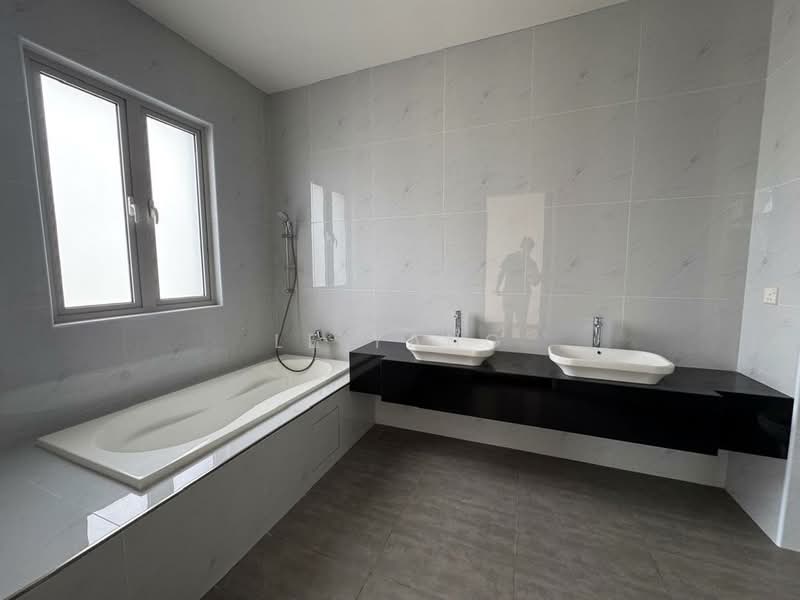 Semi-Detached House for Sale in Taman Ekoflora (Johor Bahru) - Le Yang - Bathroom - PropertyGuru.com.my