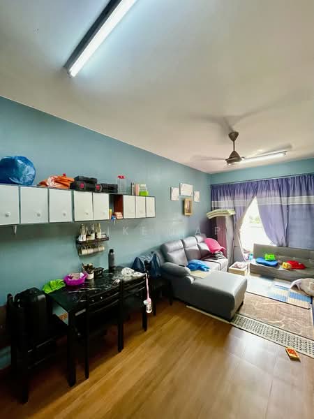 Sri Teratai Apartment untuk Untuk Dijual - RM 250,000, Mac 2026 - Living Room - PropertyGuru.com.my
