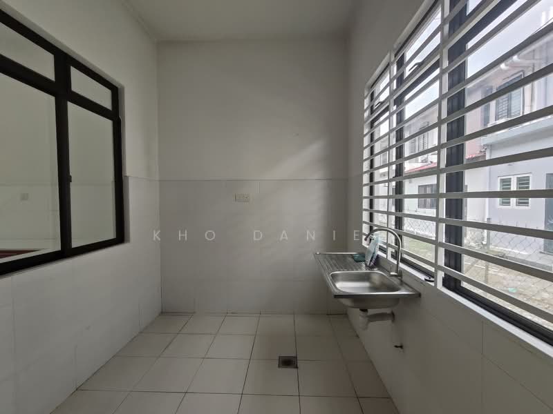 2-storey Terraced House for Sale in Bandar Puteri Klang (Klang) - Kho Daniel - Kitchen - PropertyGuru.com.my