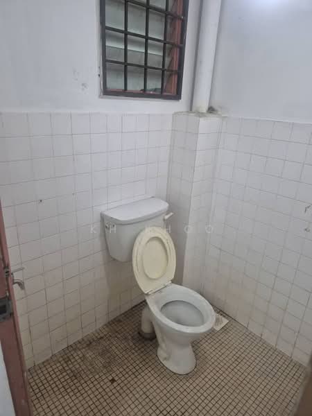 Shop / Office for Rent in Taman Mayang Jaya (Petaling Jaya) - KH Khoo - Bathroom - PropertyGuru.com.my