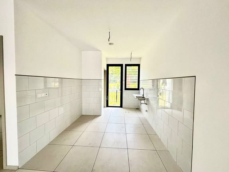 2-storey Terraced House for Sale in Elmina (Shah Alam) - Ryan Soo - Kitchen - PropertyGuru.com.my