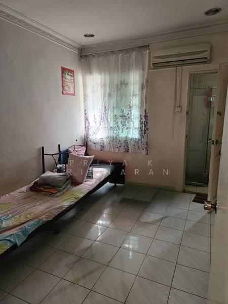 2-storey Terraced House for Sale in Pjs 9 (Sunway) - Priya K Sritharan - Bedroom - PropertyGuru.com.my