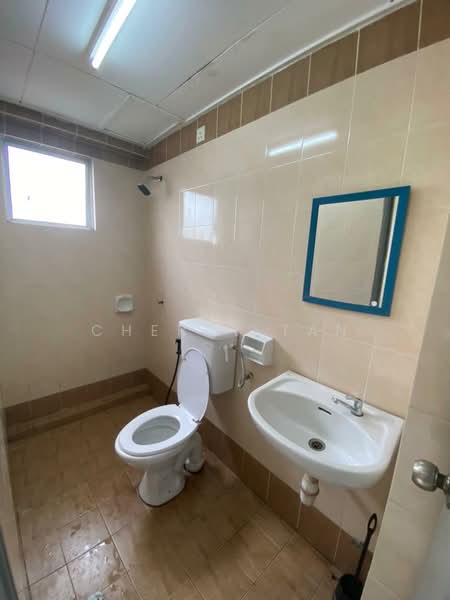 Pangsapuri Persanda untuk Untuk Disewa - RM 1,700 /bulan, Mac 2026 - Bathroom - PropertyGuru.com.my