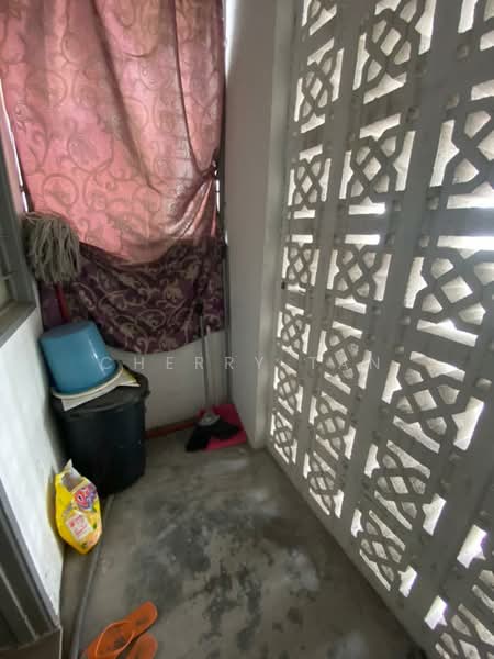 Pangsapuri Persanda untuk Untuk Disewa - RM 1,700 /bulan, Mac 2026 - Balcony - PropertyGuru.com.my