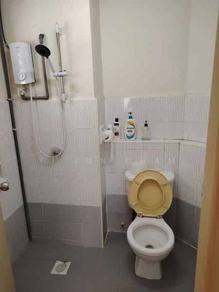Condominium for Sale at Menara Menjalara - Yi Jun Cham - Bathroom - PropertyGuru.com.my