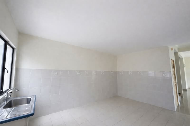 2.5-storey Terraced House for Sale in Bandar Kinrara Seksyen 1 (Bandar Kinrara) - Raelyn Chong - Kitchen - PropertyGuru.com.my