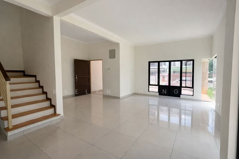 2.5-storey Terraced House for Sale in Bandar Kinrara Seksyen 1 (Bandar Kinrara) - Raelyn Chong - Living Room - PropertyGuru.com.my