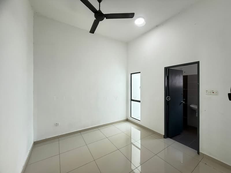 Taman Scientex Rawang untuk Untuk Disewa - RM 2,000 /bulan, Mac 2026 - Bedroom - PropertyGuru.com.my