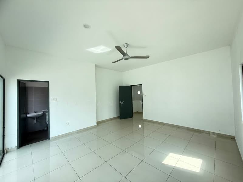 Taman Scientex Rawang untuk Untuk Disewa - RM 2,000 /bulan, Mac 2026 - Bedroom - PropertyGuru.com.my