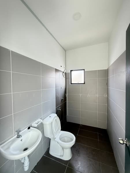 Taman Scientex Rawang untuk Untuk Disewa - RM 2,000 /bulan, Mac 2026 - Bathroom - PropertyGuru.com.my