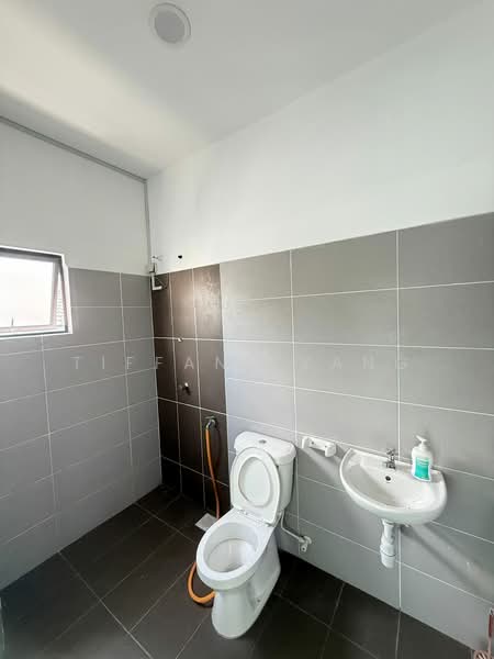 Taman Scientex Rawang untuk Untuk Disewa - RM 2,000 /bulan, Mac 2026 - Bathroom - PropertyGuru.com.my