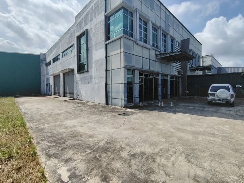 Semi-D Factory for Rent in Senai (Kulai) - Michelle He - Exterior - PropertyGuru.com.my