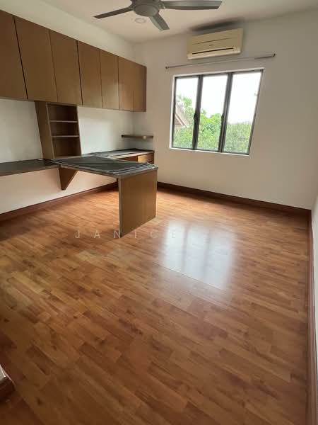 Sierramas West untuk Untuk Dijual - RM 1,800,000, Mac 2026 - Master room adjacent to office  - PropertyGuru.com.my
