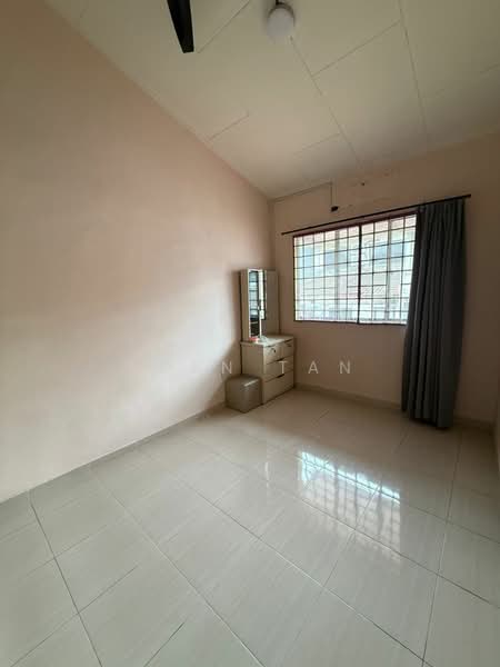 2-storey Terraced House for Sale in Taman Desa Cemerlang (Ulu Tiram) - Iden Tan - Bedroom - PropertyGuru.com.my