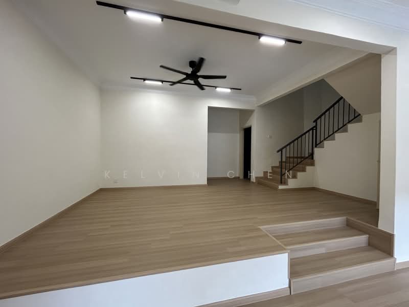 Taman Prima Tropika untuk Untuk Dijual - RM 799,000, Mac 2026 - Living Room - PropertyGuru.com.my