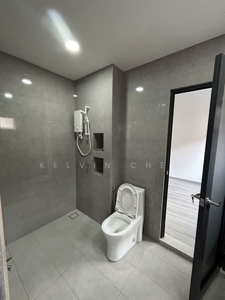 Taman Prima Tropika untuk Untuk Dijual - RM 799,000, Mac 2026 - Bathroom - PropertyGuru.com.my