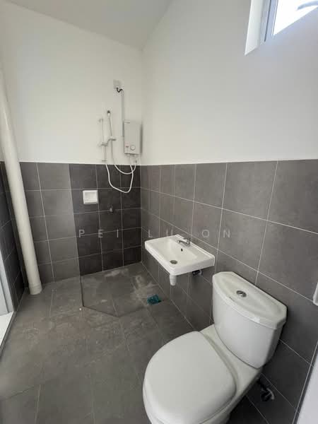 Meridin East untuk Untuk Disewa - RM 1,500 /bulan, Mac 2026 - Bathroom - PropertyGuru.com.my