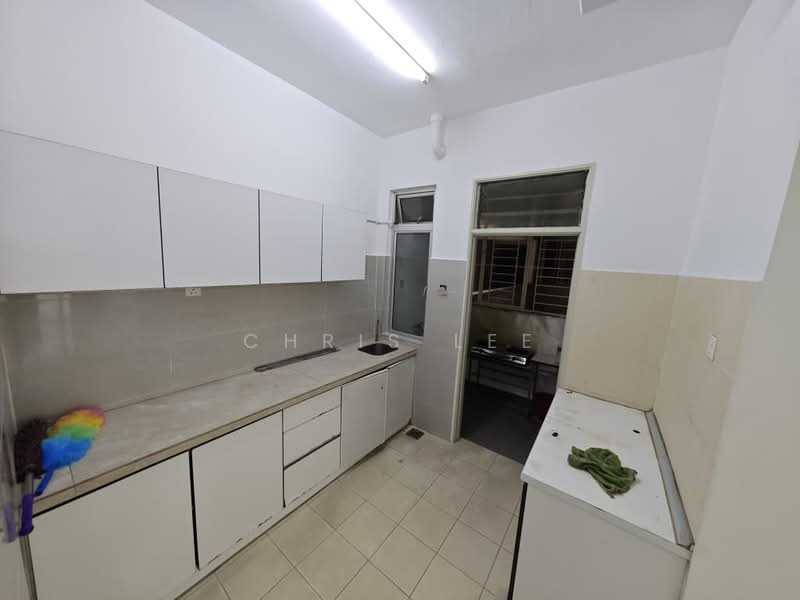 Condominium for Rent at Sky Vista Residency - Chris Lee - Kitchen - PropertyGuru.com.my
