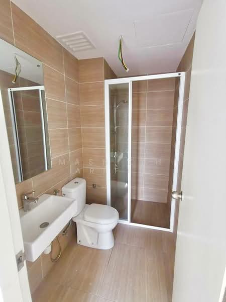 Service Residence for Sale at Lexa Residence @ The Quartz WM - Masnizah Arifin - Bathroom - PropertyGuru.com.my