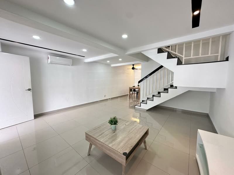 Menjalara 62C untuk Untuk Dijual - RM 700,000, Mac 2026 - Living Room - PropertyGuru.com.my