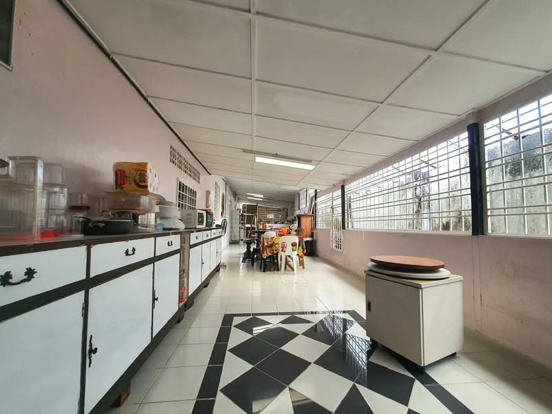 Seksyen 4 untuk Untuk Dijual - RM 2,300,000, Mac 2026 - Kitchen - PropertyGuru.com.my