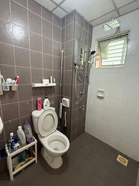 Service Residence for Sale at SuriaMas Suites - LIEW KA LAI - Bathroom - PropertyGuru.com.my