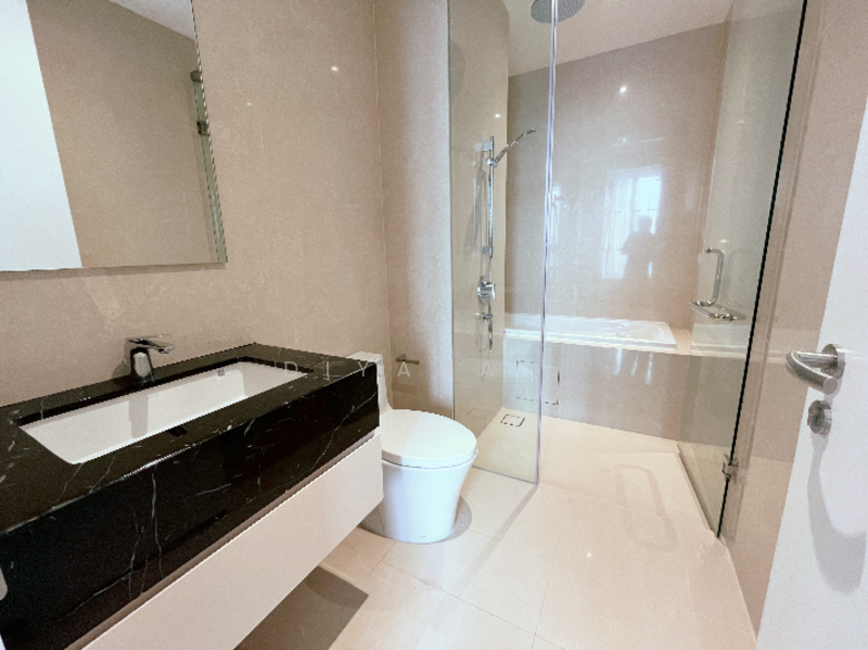 Service Residence for Rent at Pavilion Ceylon Hill - Diyana . - Bathroom - PropertyGuru.com.my