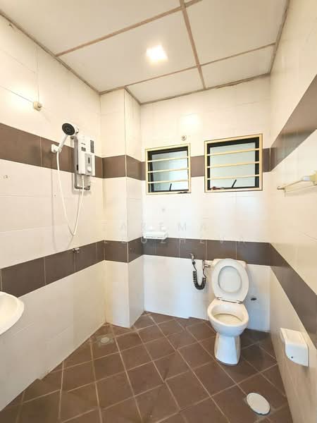 Service Residence for Sale at Serviced Residence @ Pelangi Damansara Sentral - Zarema Kulbuzheva - Bathroom - PropertyGuru.com.my