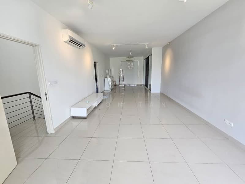 Kinrara Residence - 3 Storey Link House untuk Untuk Dijual - RM 1,180,000, Mac 2026 - Living Room - PropertyGuru.com.my