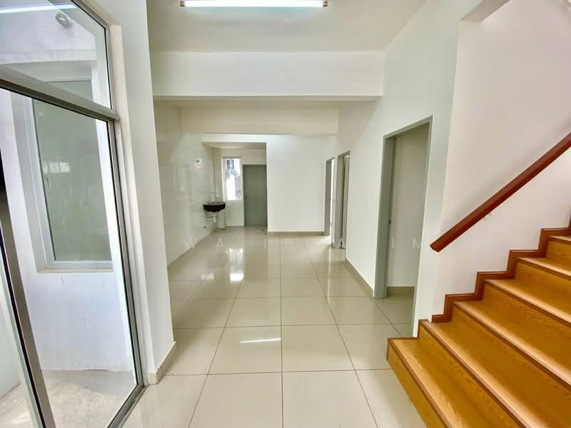 Semi-Detached House for Sale in Seksyen U15 (Shah Alam) - Hawa Ibrahim - Entrance - PropertyGuru.com.my