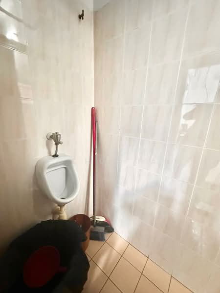 Shop for Rent in Taman Puncak Jalil (Seri Kembangan) - Joshua Fan - Bathroom - PropertyGuru.com.my
