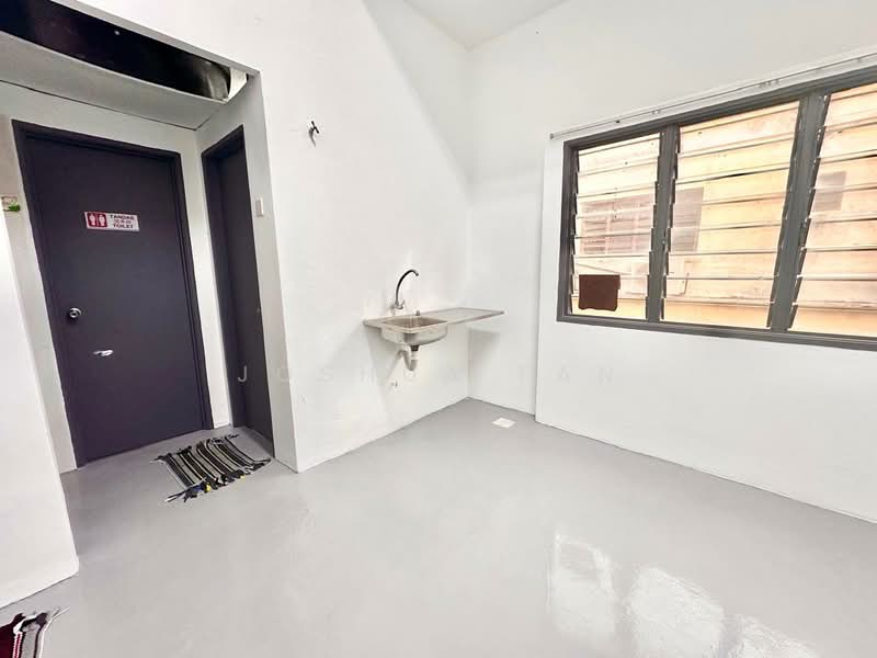 Shop for Rent in Taman Puncak Jalil (Seri Kembangan) - Joshua Fan - Interior - PropertyGuru.com.my