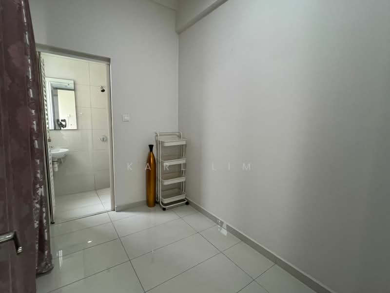 Condominium for Rent at Lovell @ Country Garden Danga Bay - Karl Lim - Bathroom - PropertyGuru.com.my