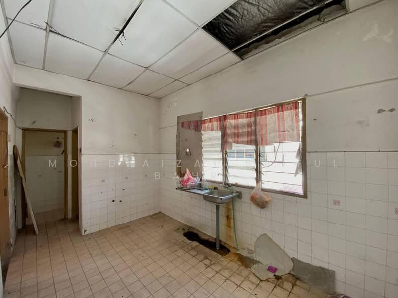 Shop / Office for Sale in Taman Bukit Mewah (Kajang) - Mohd Aizat Saiful Bahri - Kitchen - PropertyGuru.com.my