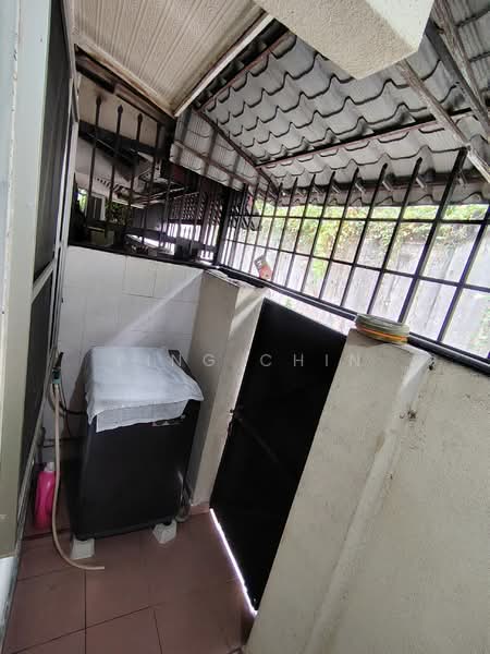 2-storey Terraced House for Sale in Jalan Klang Lama (Old Klang Road) (Kuala Lumpur) - Ping Chin - Balcony - PropertyGuru.com.my