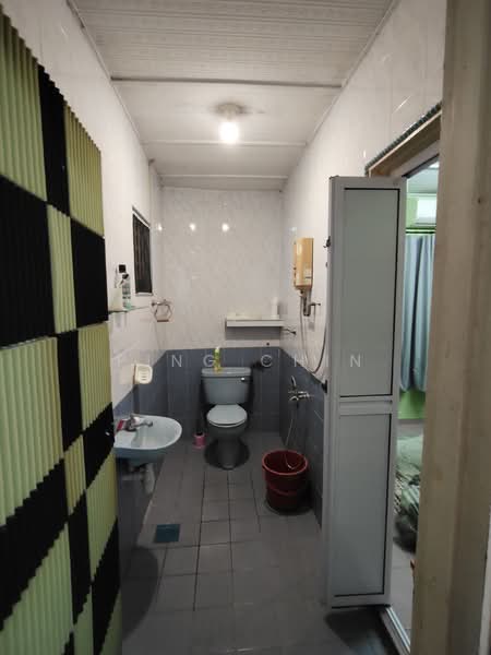 2-storey Terraced House for Sale in Jalan Klang Lama (Old Klang Road) (Kuala Lumpur) - Ping Chin - Bathroom - PropertyGuru.com.my