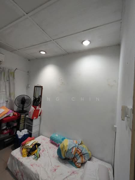 2-storey Terraced House for Sale in Jalan Klang Lama (Old Klang Road) (Kuala Lumpur) - Ping Chin - Bedroom - PropertyGuru.com.my