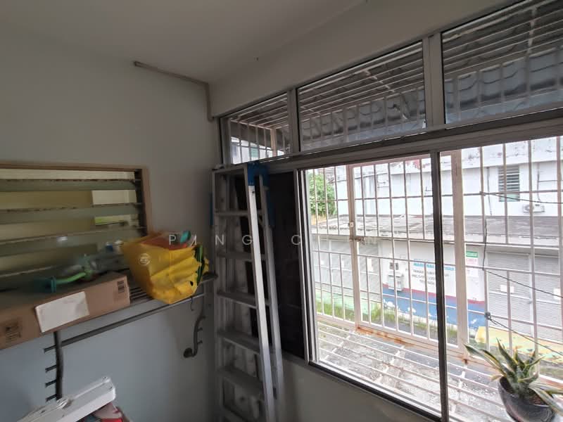 2-storey Terraced House for Sale in Jalan Klang Lama (Old Klang Road) (Kuala Lumpur) - Ping Chin - Balcony - PropertyGuru.com.my