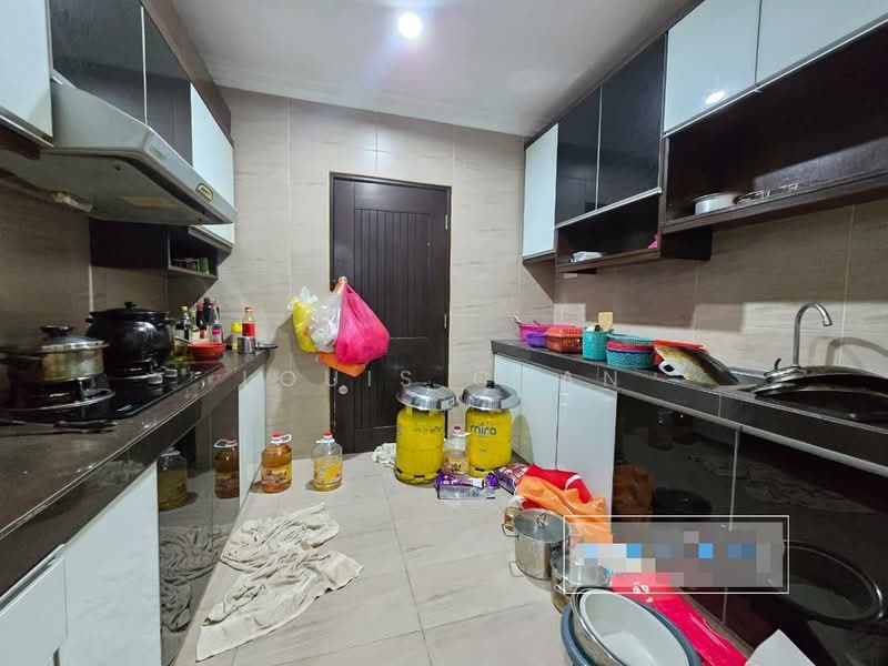 Semi-Detached House for Sale in Klang (Selangor) - Louis Chan - Kitchen - PropertyGuru.com.my