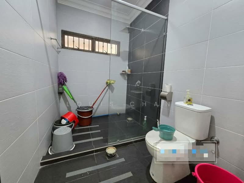 Semi-Detached House for Sale in Klang (Selangor) - Louis Chan - Bathroom - PropertyGuru.com.my