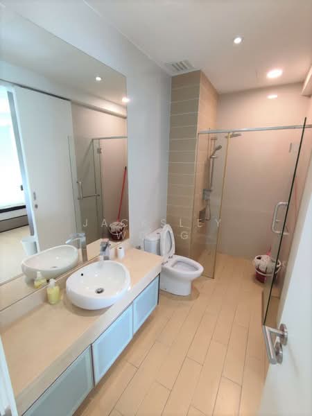 Camellia Serviced Suites untuk Untuk Dijual - RM 600,000, Mac 2026 - Bathroom - PropertyGuru.com.my