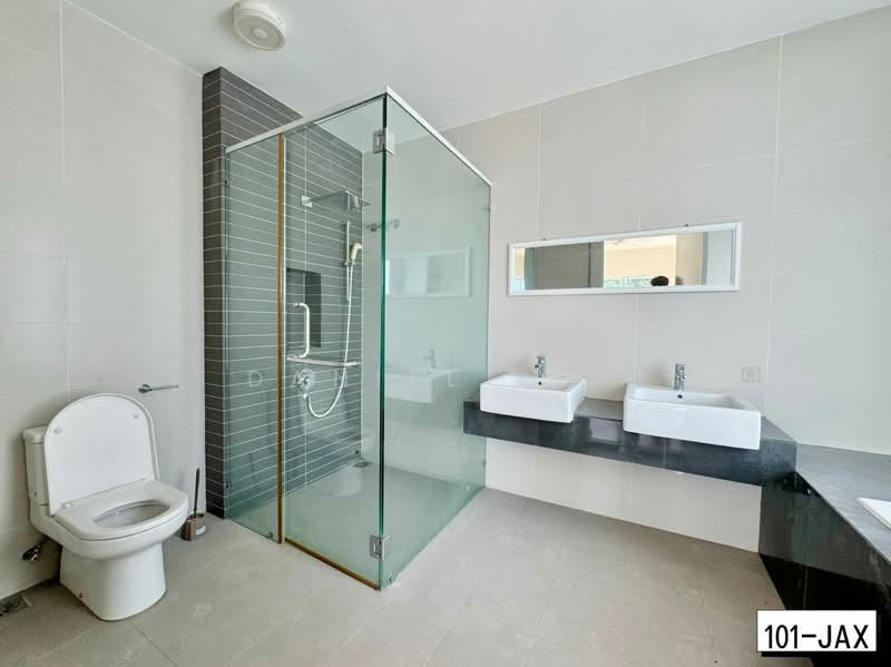 2.5-storey Terraced House for Sale in Bandar Bukit Raja (Klang) - Daniel Kok - Bathroom - PropertyGuru.com.my