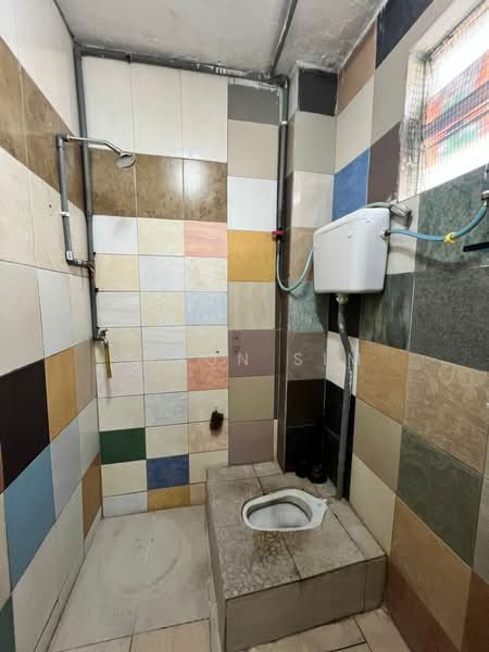 Flat Taman Ungku Tun Aminah untuk Untuk Dijual - RM 170,000, Mac 2026 - Bathroom - PropertyGuru.com.my