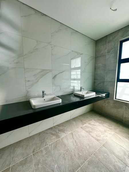 Semi-Detached House for Rent in Johor Bahru (Johor) - Karl Lim - Bathroom - PropertyGuru.com.my