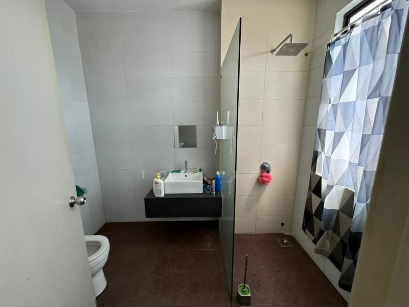 Anggun 3 @ Rawang New Town Centre untuk Untuk Dijual - RM 658,000, Mac 2026 - Bathroom - PropertyGuru.com.my