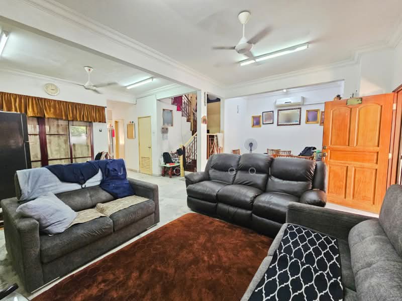 2-storey Terraced House for Sale in Putra Bestari (Subang Jaya) - Jason Ooi - Living Room - PropertyGuru.com.my