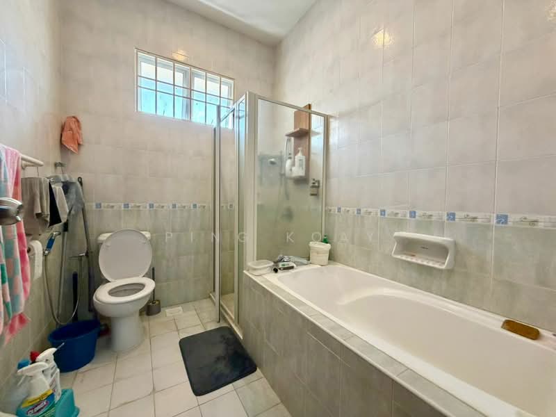 3-storey Terraced House for Sale in Tanjung Bungah (Penang) - Ping Koay - Bathroom - PropertyGuru.com.my