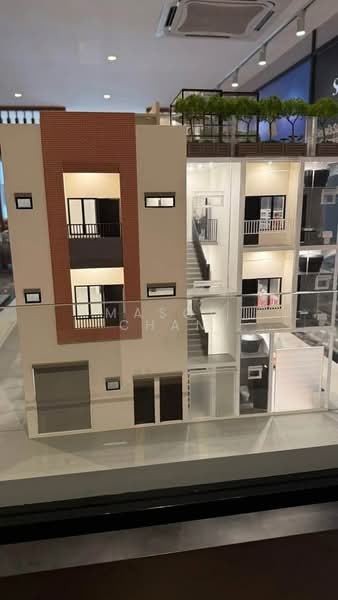 Shop for Sale in Senai (Johor) - Mason Chan - Exterior - PropertyGuru.com.my