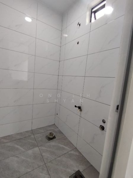 2-storey Terraced House for Sale in Taman Mawar (Kulai) - Ong Lih Shyan - Bathroom - PropertyGuru.com.my