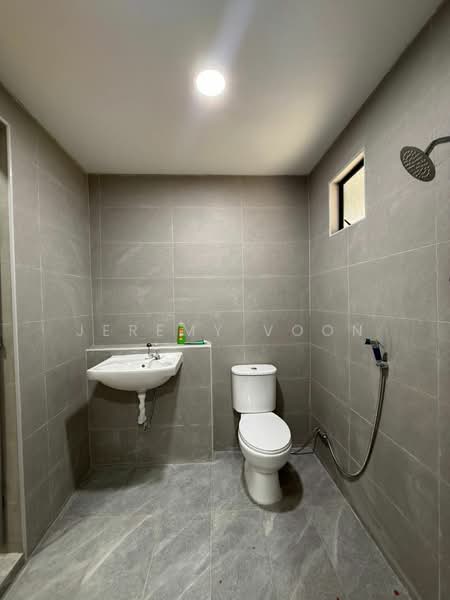 Taman Setia Indah untuk Untuk Disewa - RM 2,350 /bulan, Mac 2026 - Bathroom - PropertyGuru.com.my